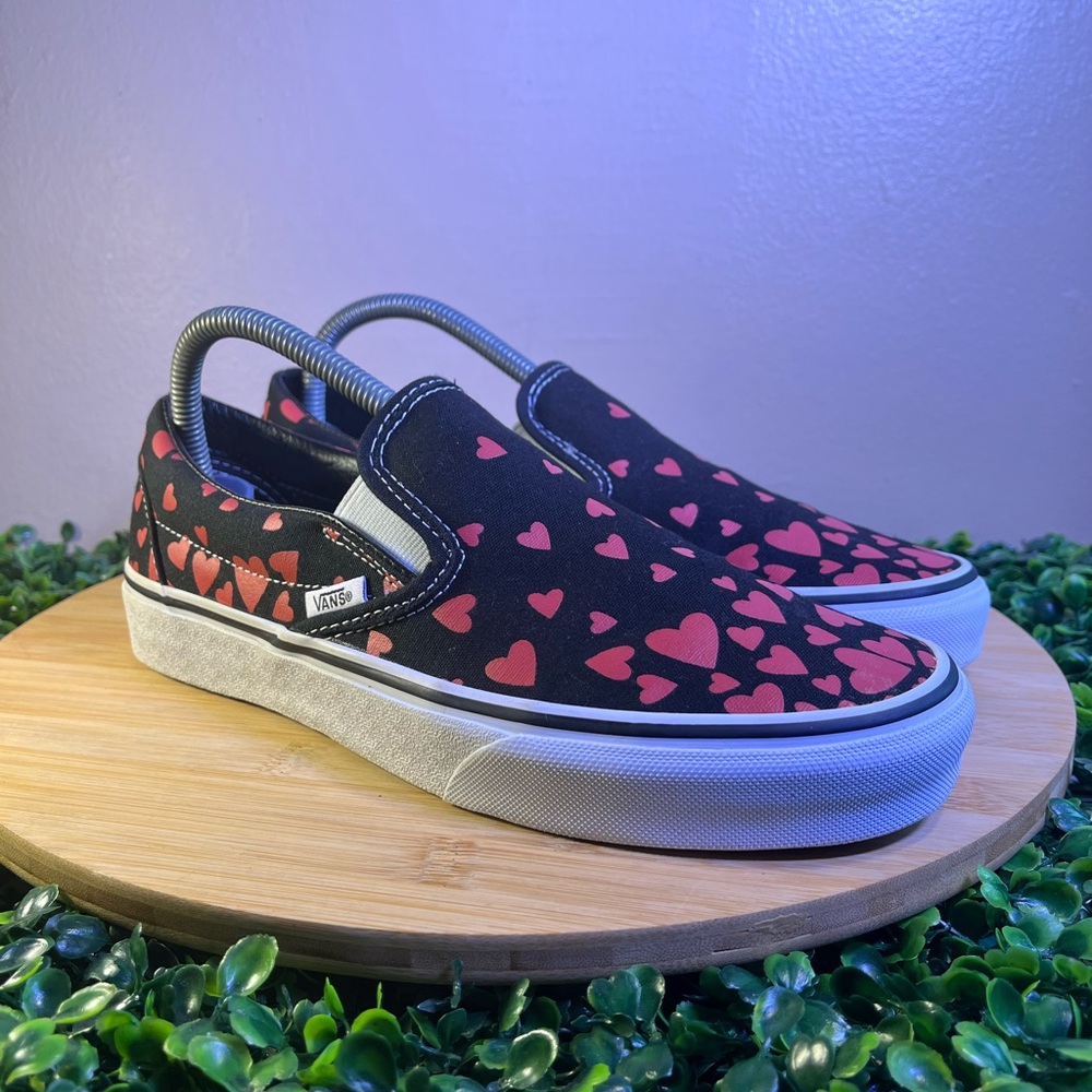 🔥 VANS CLASSIC SLIP-ON BLACK WITH RED HEARTS WOMENS SIZE 8.5 MENS SIZE 7